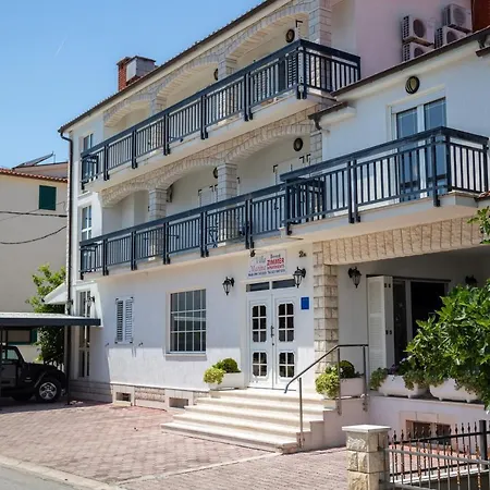Bed and breakfast Marina *