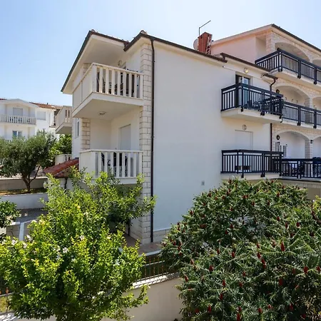 Bed and breakfast Marina Okrug Gornji
