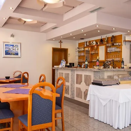 Marina Bed and breakfast