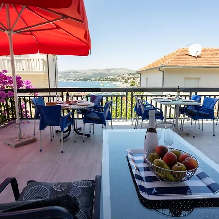 Bed and breakfast Marina Okrug Gornji