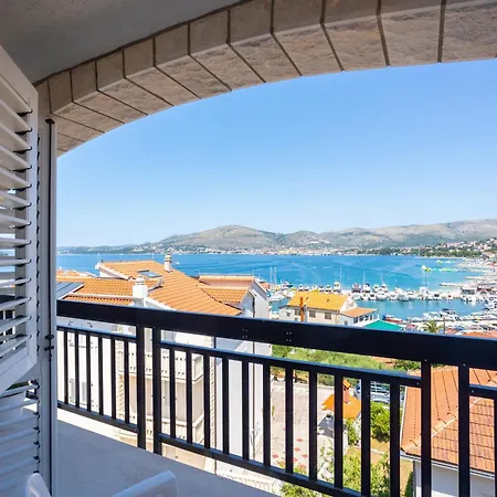 Bed and breakfast Marina Okrug Gornji