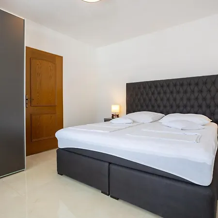 Marina Bed & Breakfast