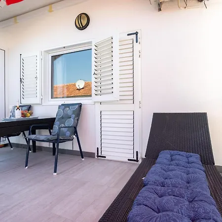 Bed & Breakfast Marina Okrug Gornji