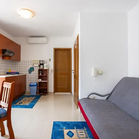 Marina Bed & Breakfast